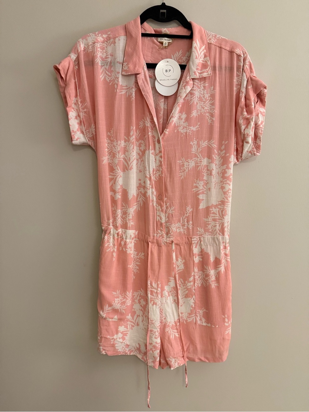 En Creme Coral Pink Floral Short Sleeve Romper